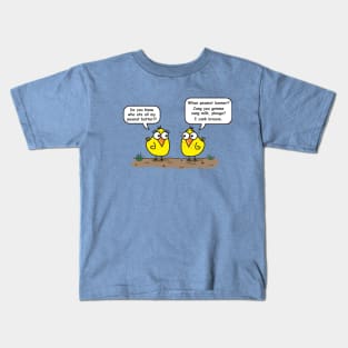 Birds eating peanut butter Kids T-Shirt